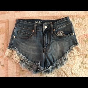flower lace shorty shorts